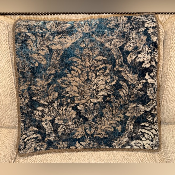 Pottery Barn Stunning Claudine Print Pillow Cover, 24", Indigo Multi - Picture 3 of 7